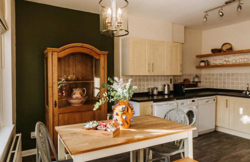 Elegant, Luxury Family Apartment! Marlow Town Centre, Walk to Pubs - Photo 5