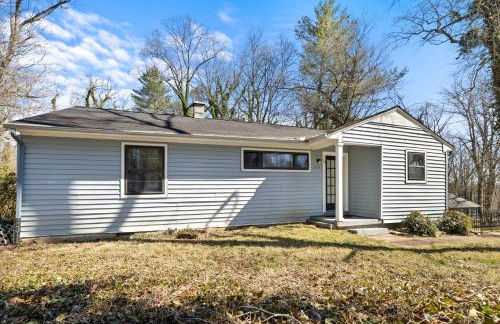 Cozy Home in Oak Ridge w 3BR - Foto 30