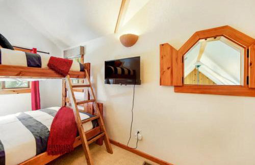 Calm Cozy 3BR cabin wAC, WiFi, Parking, BBQ - Foto 7