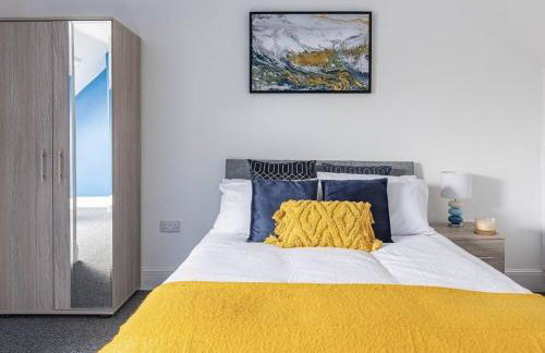 Sedgley-Wolverhampton-Contractors -4 beds-Parking - Foto 12