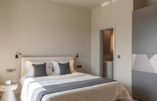 Athina Luxury Villa, with Pool & Walk to the Beach, By ThinkVilla - Foto 36