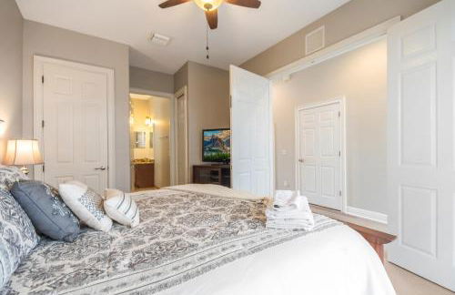 Two King En-Suites …Inside the Prestigious Reunion Resort - Foto 9