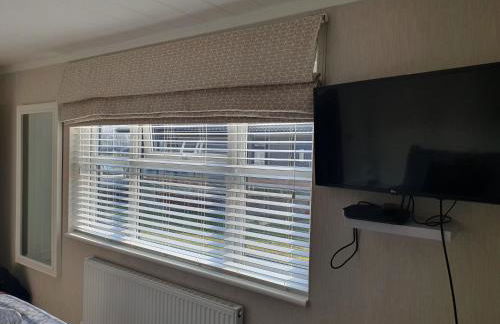 Routh 2-Bed Luxury Lodge Hot Tub & Lake View - Foto 16