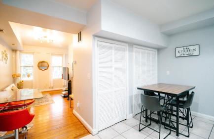 Stylish 5BR DC Retreat Backyard Free Parking - Foto 39