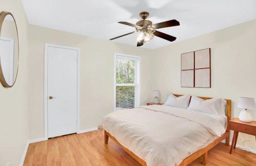 2BR 2BA Cozy Bungalow with Backyard in Montclaire - Zilker Area - Foto 7