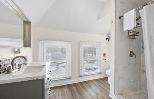 Mexicantown Detroit 2BR | Sleeps 7 + WiFi - Foto 12