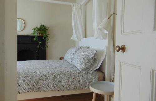 Charming townhouse with sunny garden - Foto 46