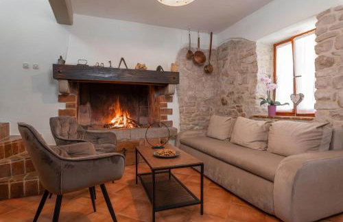 Casa Ivanovac with pool and large front yard - Photo 3