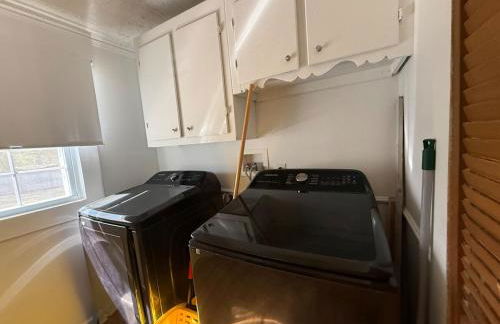 Charming 2-Bedroom 1 Bath Near Everything - Foto 6