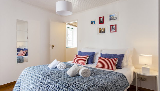 JOIVY Stylish 1-bed flat w/ city views in Alfama - Foto 3, Habitación