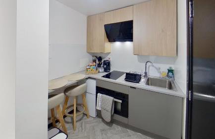 Stylish Modern Studio Near MediaCityUK & Manchester Centre - Free Parking - Sleeps 2 Enjoy - Foto 15