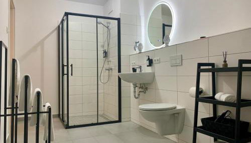 TT Living Apartment Schwarzenbek I 2 Zimmer I 4 Betten I Balkon I TG-Stellplatz - Foto 5, towels, Shower