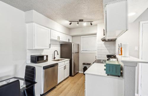 The Landry 280 Spacious and Cozy 2 Bedroom 1bth - Foto 3