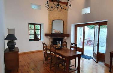 French Farmhouse Retreat with pool & superb views. - Foto 23