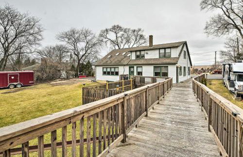 Pet-Friendly Bartlett Farmhouse with Deck! - Foto 26