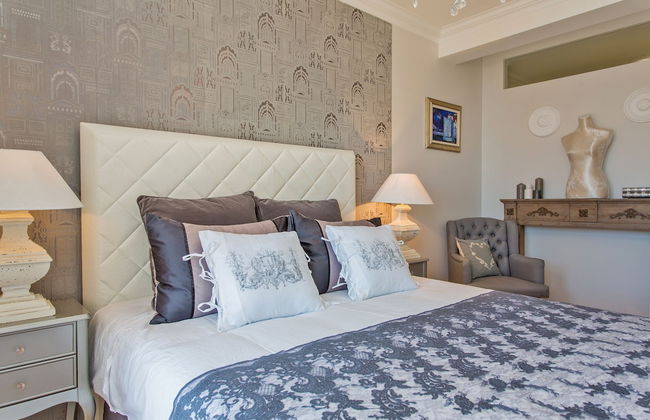 Luxury Villa Dolce Vita with Pool - Photo 8