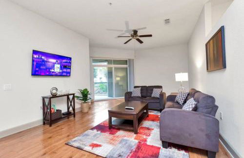 Stylish Open Concept Apt with King Bed, walking distance from NRG Texans Stadium, 1 mile to Med Center, Free Parking - Foto 4