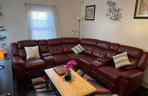 Spacious 5BR Midtown - Near Zoo and Liberty Bowl - Photo 13