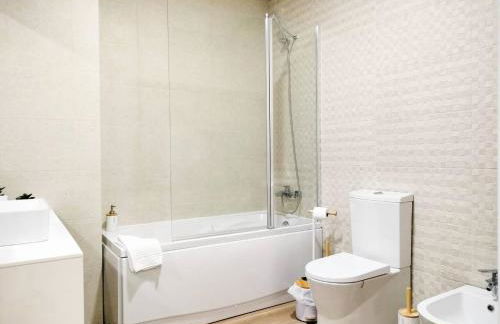 By the Sea - Foto 34