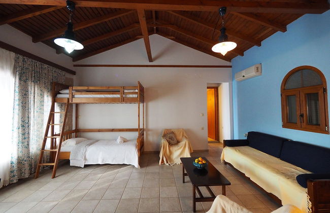 Sofia Limeni - Photo 17