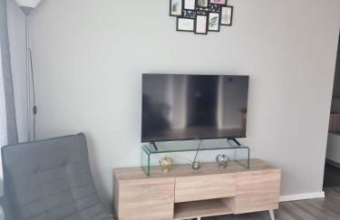 Gemütliche Ferienwohnung mit 1 Schlafzimmer, Wohnzimmer mit Schlafcouch & voll ausgestattete Küche - Foto 14