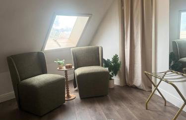 DeLand Dome House- 98 Inch TV - Open Kitchen - Near Bridle Oaks - Photo 43