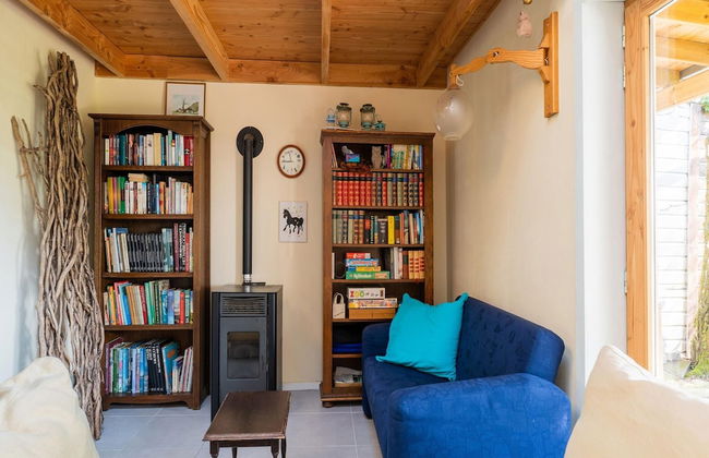 Amazing Holiday Home With Spacious Garden - Photo 12