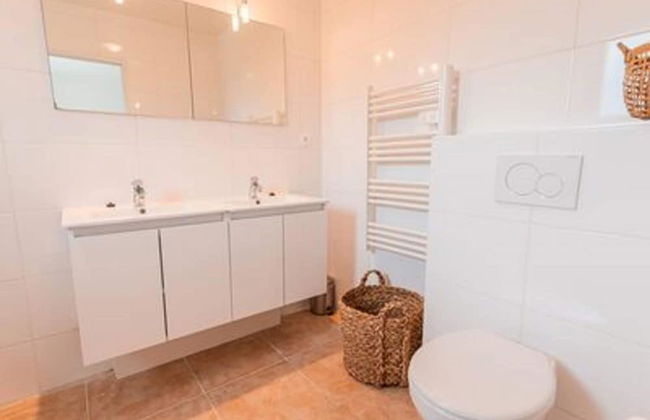 Spacious and Modern Villa With Large Garden and BBQ Area - Foto 34