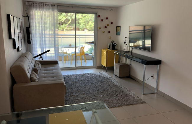 Riviera Beach Place Golf Residence - Photo 15