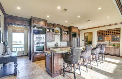 Beachfront Group Getaway on Bolivar Peninsula - Foto 7