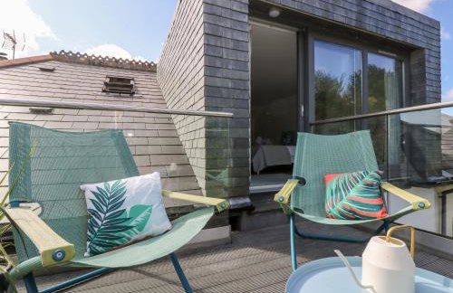 The Upper Deck - Photo 27