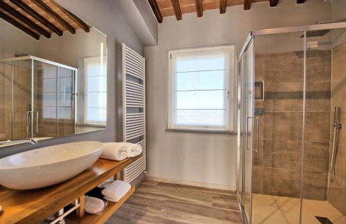 Villa Acquaviva with Panoramic, Private Pool and Gym - by PosarelliVillas - Foto 67