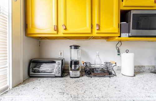 Revamped 3BR Apt with Easy Check-In Family-Friendly - Foto 60