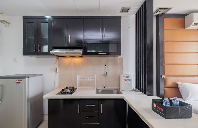 Cozy And Tidy Studio Apartment Mangga Dua Residence - Photo 4