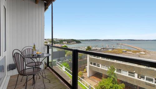 Seaside Rendezvous - Sleeps 7, Sea Views & Parking - Foto 3