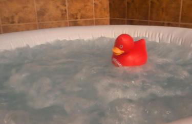 The Beach Hut with Lazy spa - Foto 22