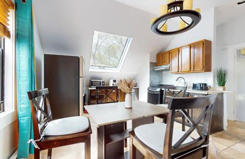 3 Mi to Franklin Park Zoo! Bright Residential Stay - Foto 10