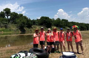 Magical Treehouse with Slide by Brazos River for Family Glamping Adventures in Texas - Foto 4