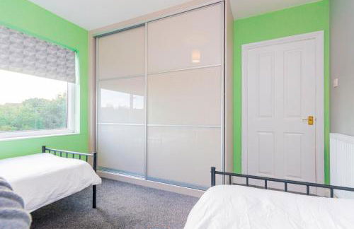 Stunning Place, close to Windsor & Heathrow & Private Parking - Foto 30