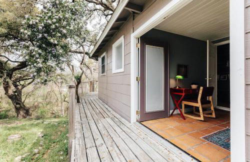 Magical Creekside UT Treehouse Walk to Moody Center - Foto 29