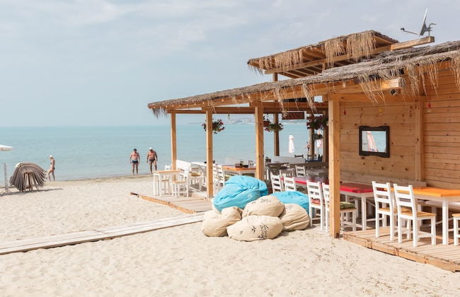 Beachfront Studio in Rich Beach - Photo 22