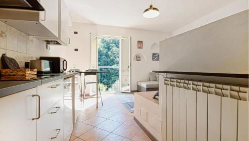 1 Bedroom Beautiful Home In Avegno - Foto 3