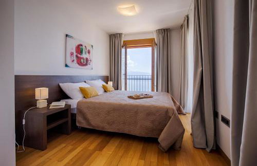 Beachfront apartment with pool, panoramic sea view - by Traveler tourist agency Krk - ID 2390 - Foto 34