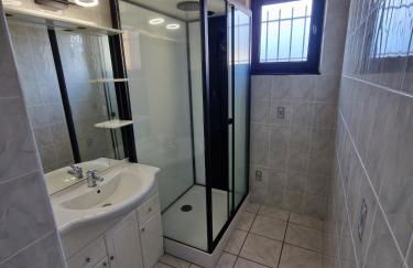 Family home - Photo 2