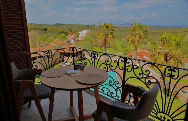 The Mira House - Photo 46