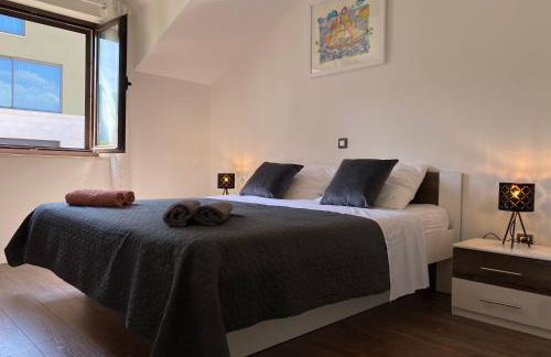 The Rooftop - Photo 16