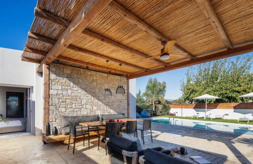 Solis Villa, with Heated Pool & 5 minutes to Beach, By ThinkVilla - Photo 16