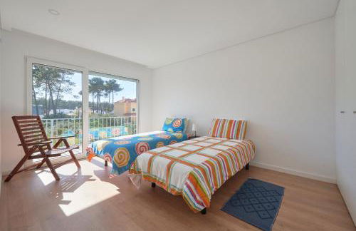 Aroeira Villa w/ Pool near Beach, By TimeCooler - Foto 9