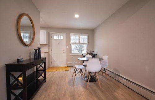 Cozy Condo in the Heart of Royal Oak - Photo 11