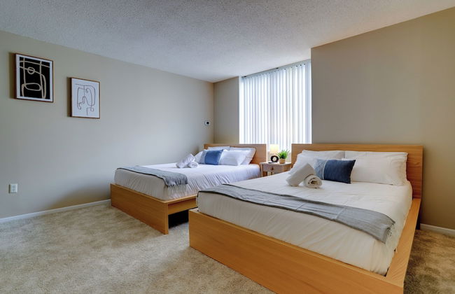 Modern Apartment with Top Amenities - Photo 6